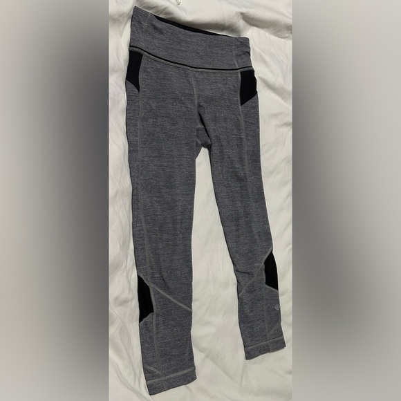 🌟Like New🌟 Lululemon: Women’s Crop Leggings - Size 6 - Picture 2 of 13